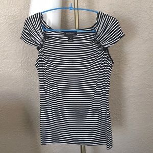 🌼WHITE HOUSE BLACK MARKET